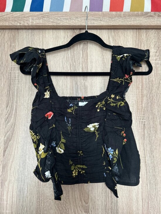 H&M Tops - Floral cropped summer top